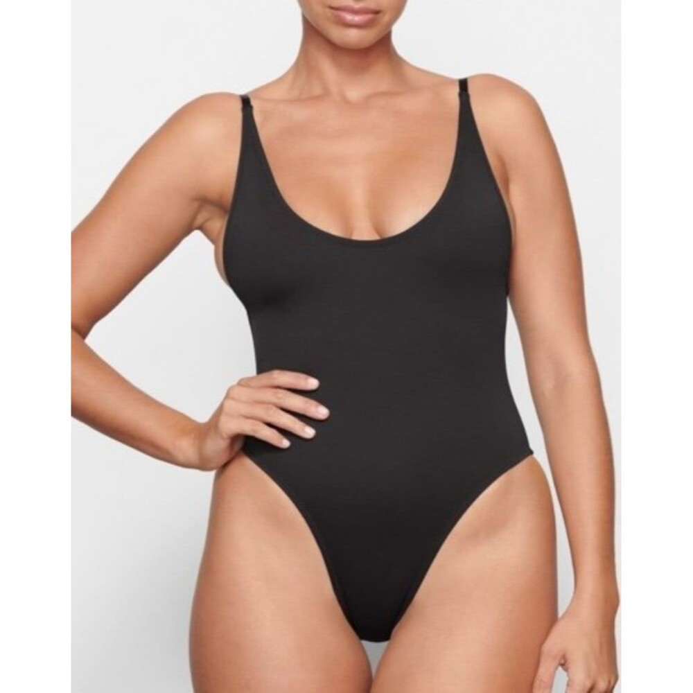 Skims RECYCLED SWIM SCOOP NECK ONE PIECE Onyx - Picture 2 of 7